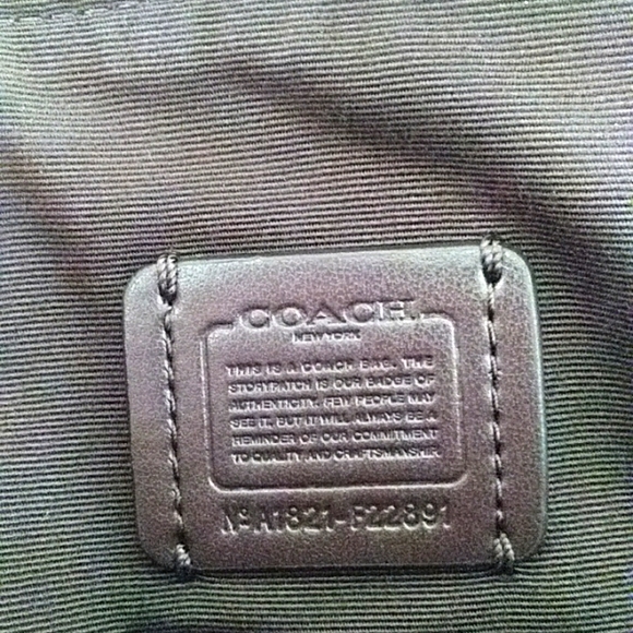 Adorable NWOT Coach Champagne Glitter Mini Bag with Stars ๐ ๐ - Picture 9 of 11